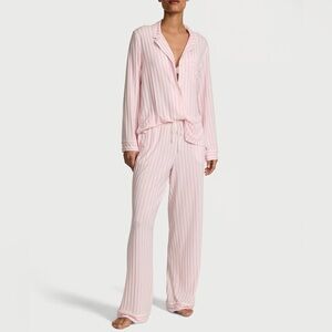 Victoria's Secret Soft Pink & White Striped Pajama Set SZ.M